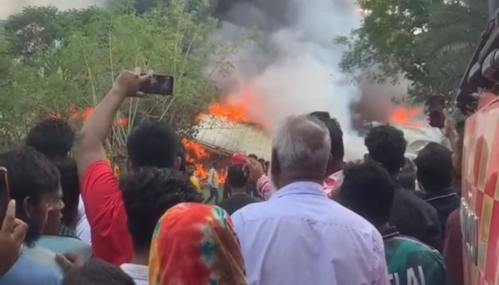 গাজীপুরে গুদামে আগুন, নিয়ন্ত্রণে ফায়ার সার্ভিসের ৯ ইউনিট