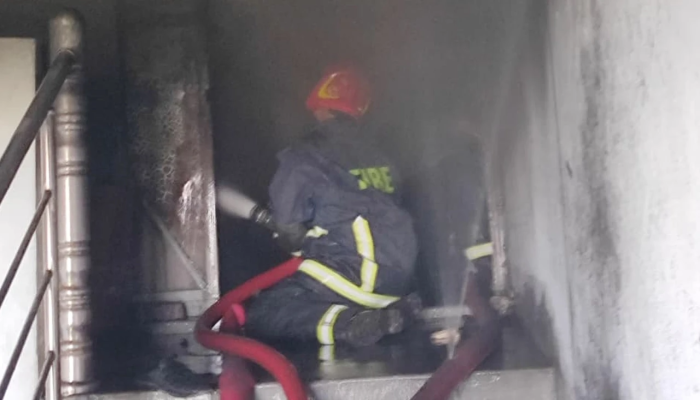 কেরানীগঞ্জে প্লাস্টিক কারখানায় আগুন, নিয়ন্ত্রণে ৮ ইউনিট