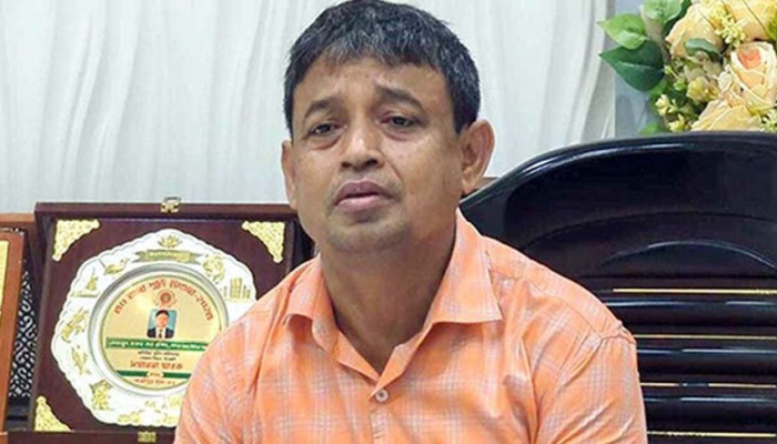 অবশেষে চাকরি থেকে বরখাস্ত ডিবি হারুন
